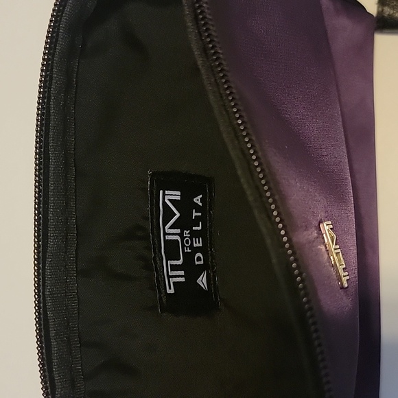 Tumi Delta pouch London passport holder - Picture 5 of 5